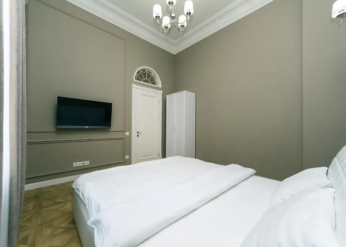 VIP apartment near Kreschatyk, 31а Pushkinska Street