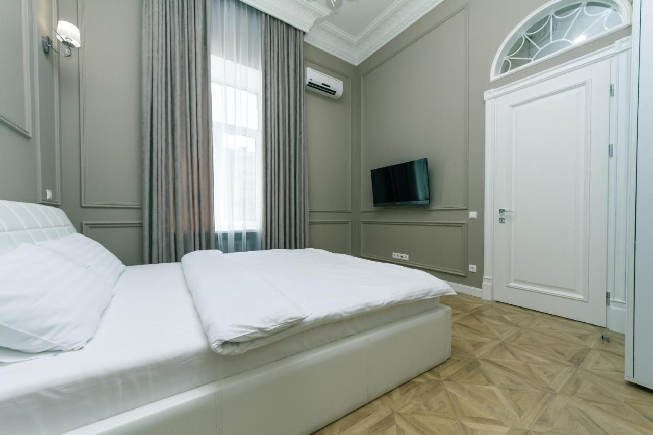 Vip Near Kreschatyk, 31а Pushkinska Street * Киев