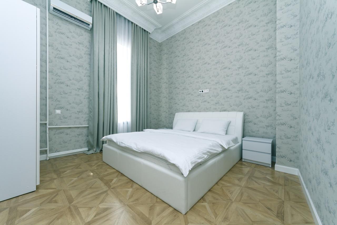 Vip Near Kreschatyk, 31а Pushkinska Street Апартаменты