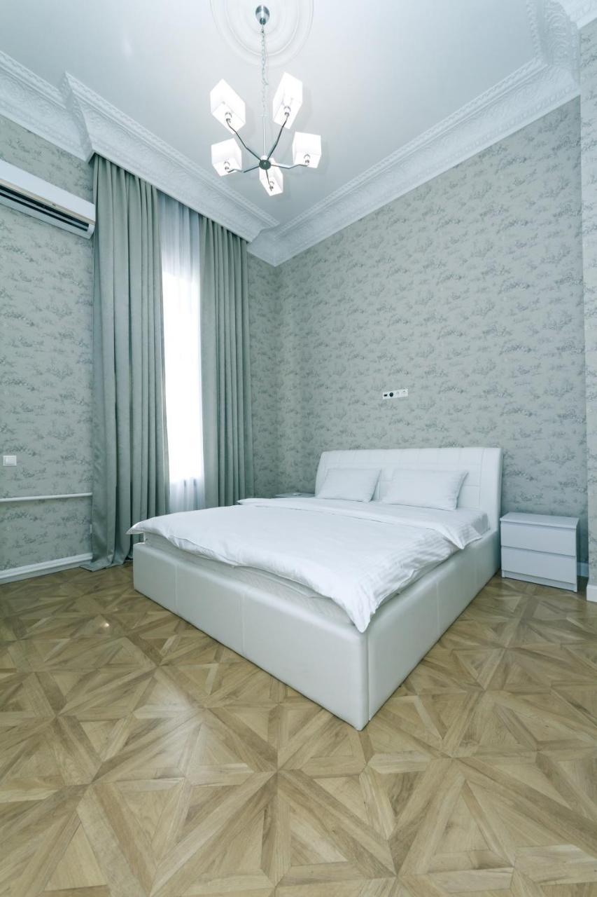 Vip Near Kreschatyk, 31а Pushkinska Street Апартаменты