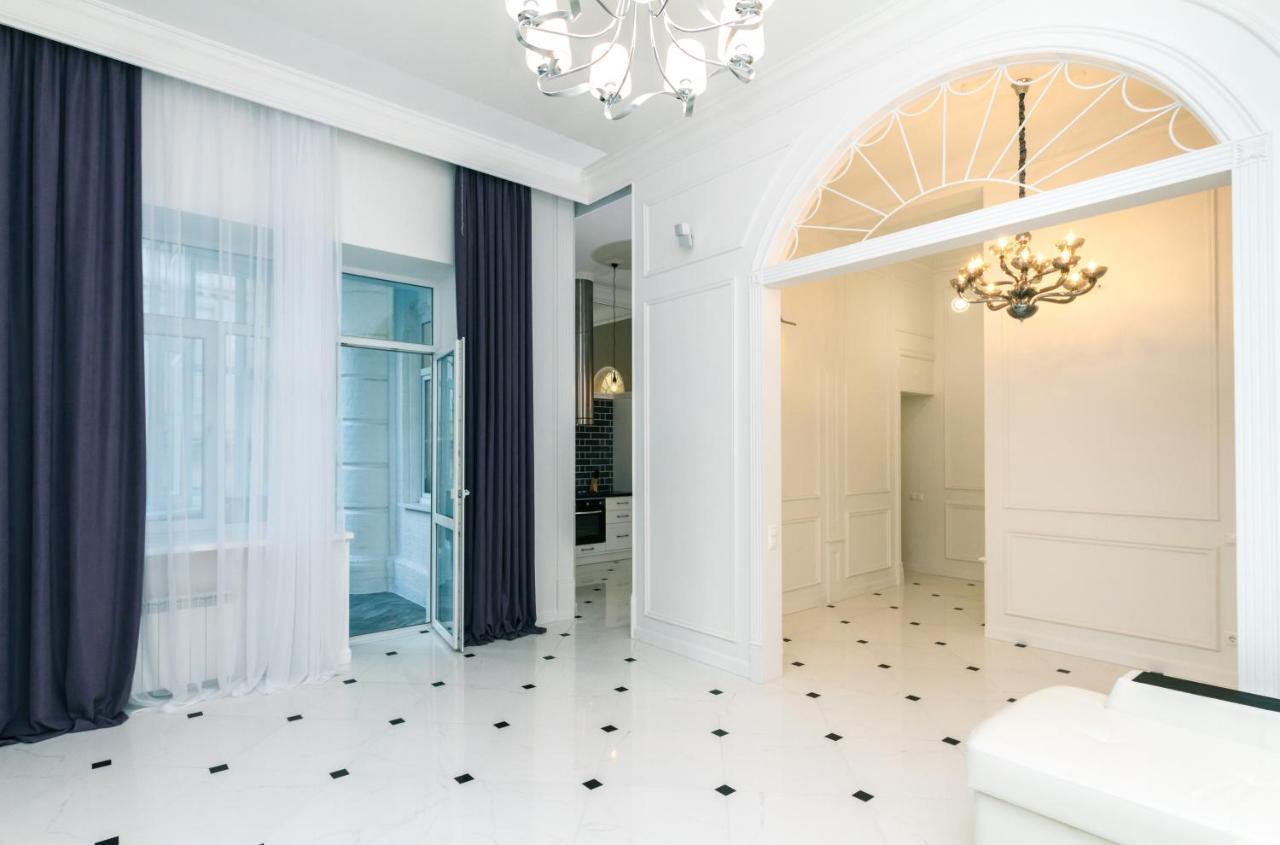 Vip Near Kreschatyk, 31а Pushkinska Street Апартаменты *